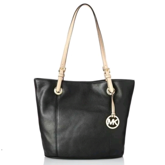 Michael Kors Handbags - 🆕 Michael Kors MK Black Leather Jet Set Tote Bag